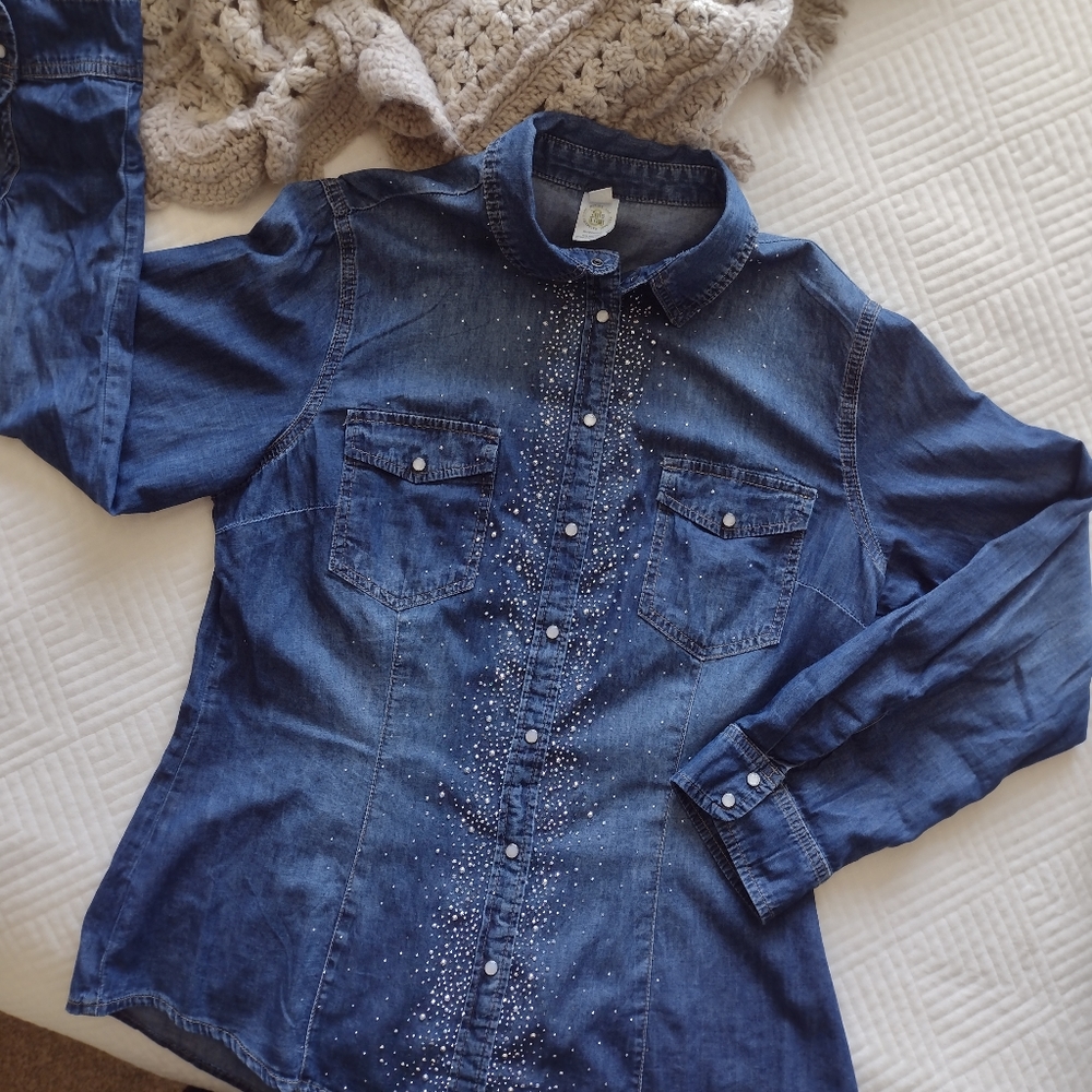 Ladies fitted top